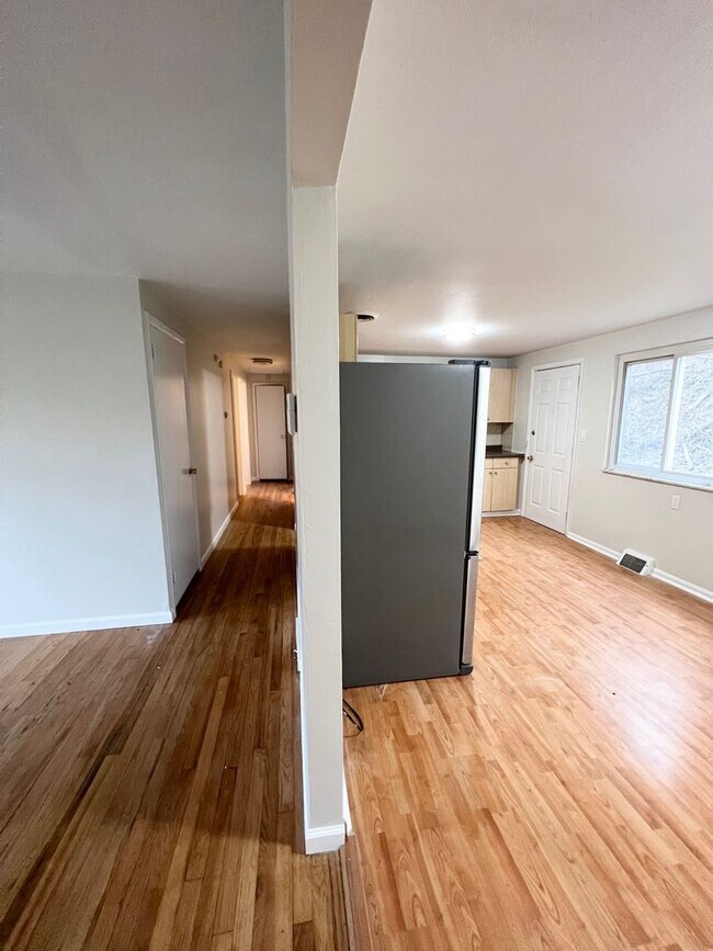 Foto del edificio - Beautiful 3 Bedroom 1 Bathroom in Penn Hil...