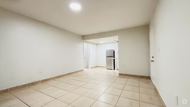 Building Photo - 131 Antiquera Ave