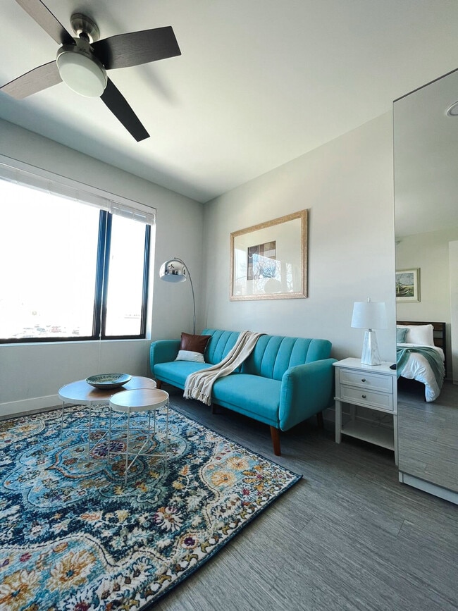 Foto del edificio - 2530 University Ave