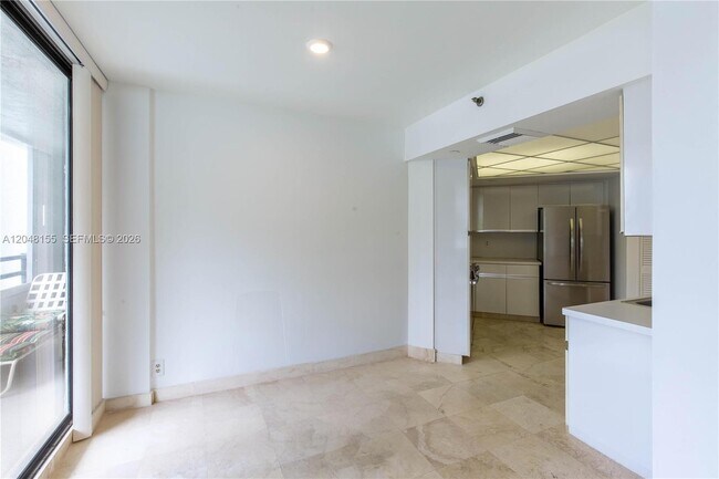 Foto del edificio - 3560 S Ocean Blvd