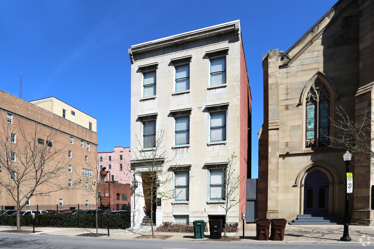 Primary Photo - 124 W 9th St