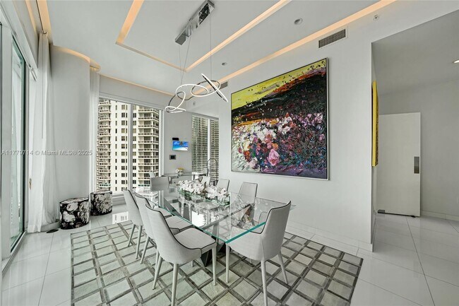 Building Photo - 900 Brickell Key Blvd