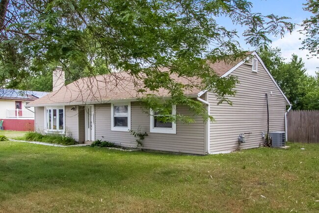 Building Photo - 12 Benedette Dr