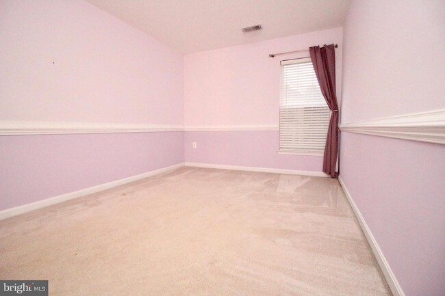 Building Photo - 816 Bonnie Ridge Dr NE