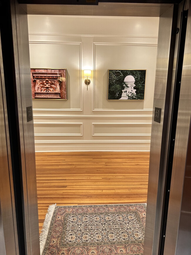 Building Photo - 9 W York St