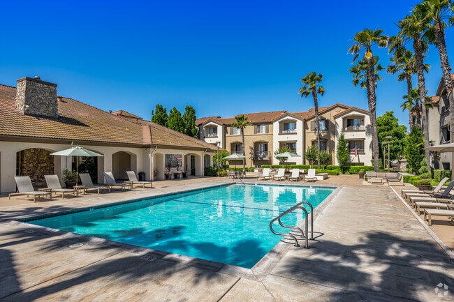 Building Photo - Paseo Villas Apartments