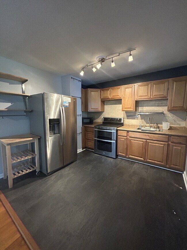 Foto del edificio - Charming Newly Renovated 2-Bedroom Home on 3 Acres – A Gardener’s Dream!