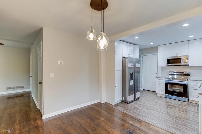 Building Photo - Room in House on Oldknow Dr NW