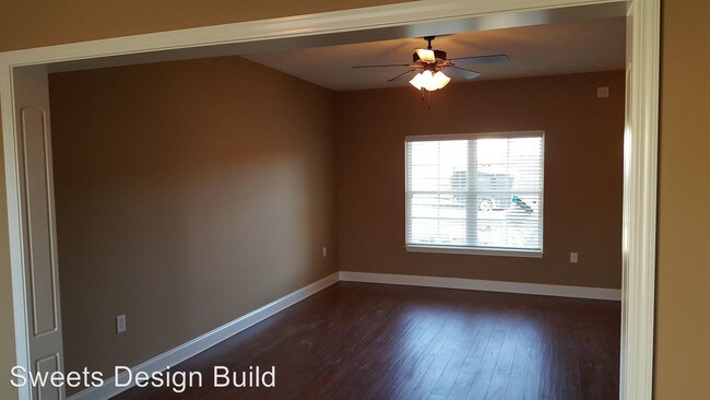 Building Photo - 306 Walnut Creek Court