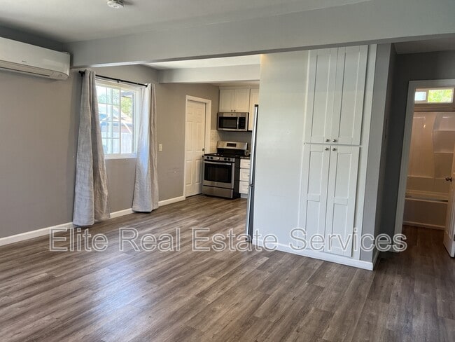 Building Photo - 6373 Osler St