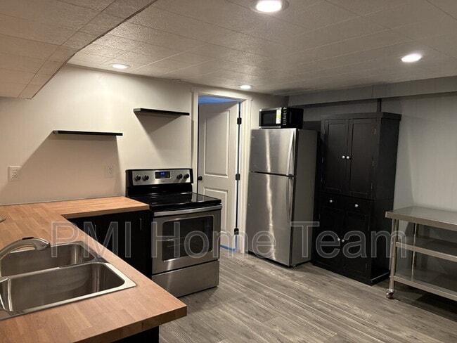 Building Photo - 5725 S 2050 W