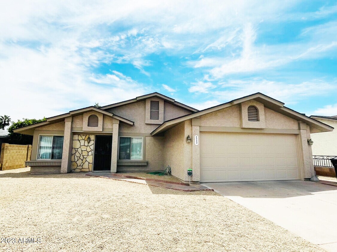 Primary Photo - 2943 E Gable Cir