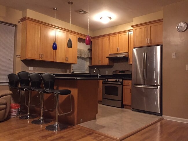 Foto del edificio - 2300 E 13th St