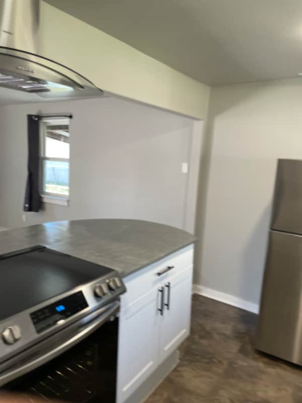 Building Photo - 104 S 5th St