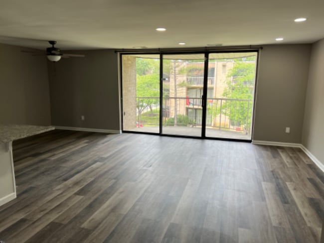 Building Photo - 3342 Huntley Sq Dr