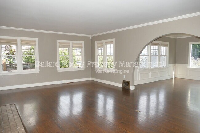 Foto del edificio - 3246 Conkling Pl W