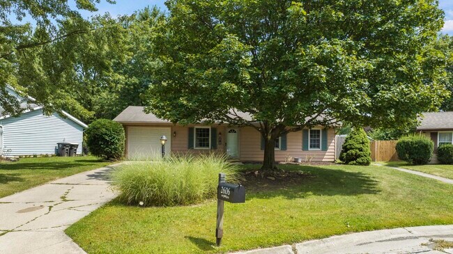 Foto del edificio - 2606 Sandarac Ln