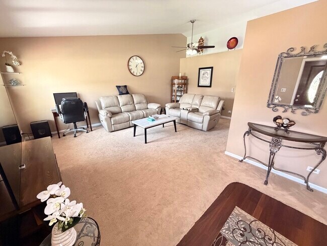 Foto del edificio - 1219 Huntington Dr