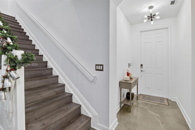 Building Photo - 12140 Village Pl