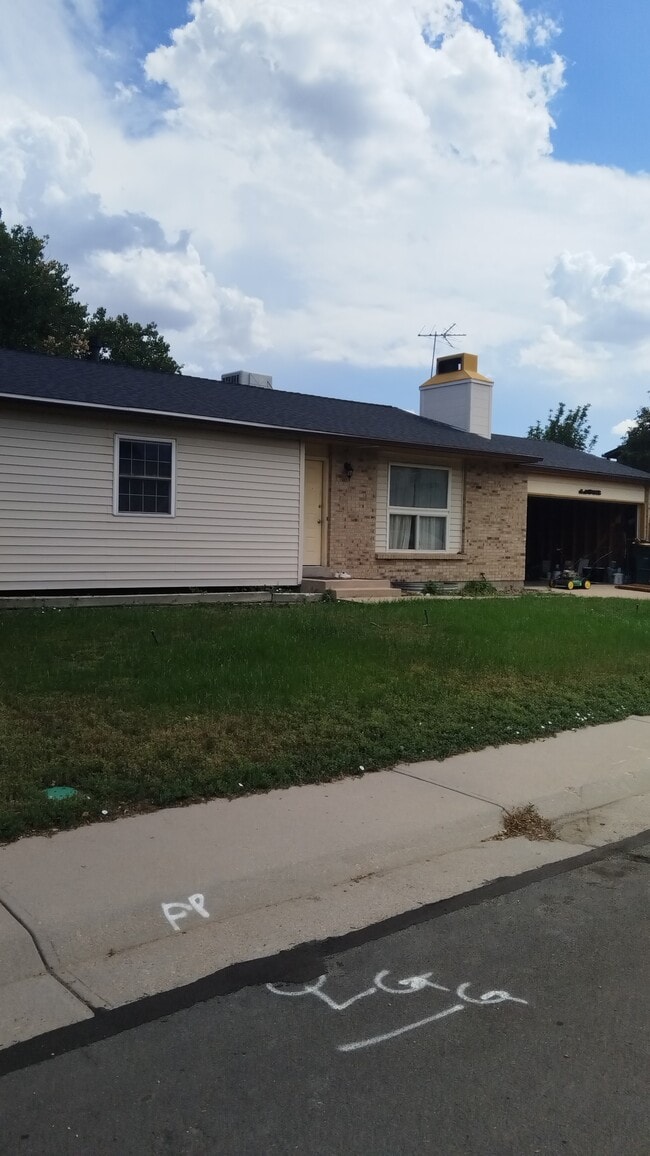 Building Photo - 11052 Fairfax Cir