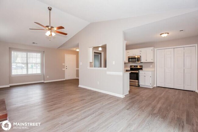 Foto del edificio - 8411 Gidleigh Ct, Charlotte, NC 28216