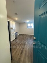 Building Photo - 191 N Common St