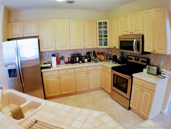 Foto del edificio - 15831 NW 15th Ct