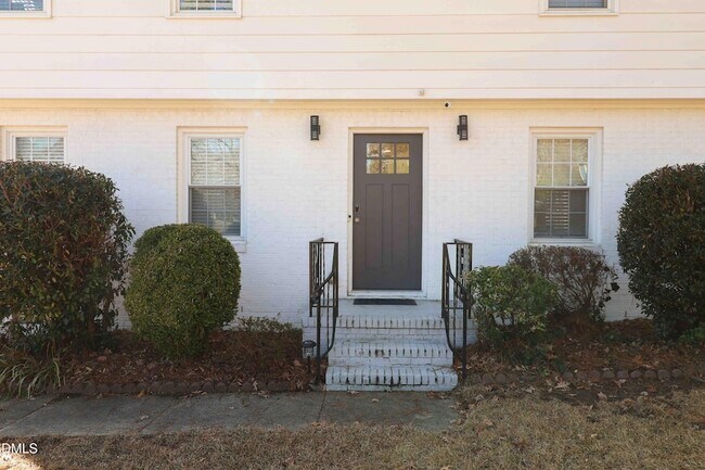 Foto del edificio - 322 E Millbrook Rd