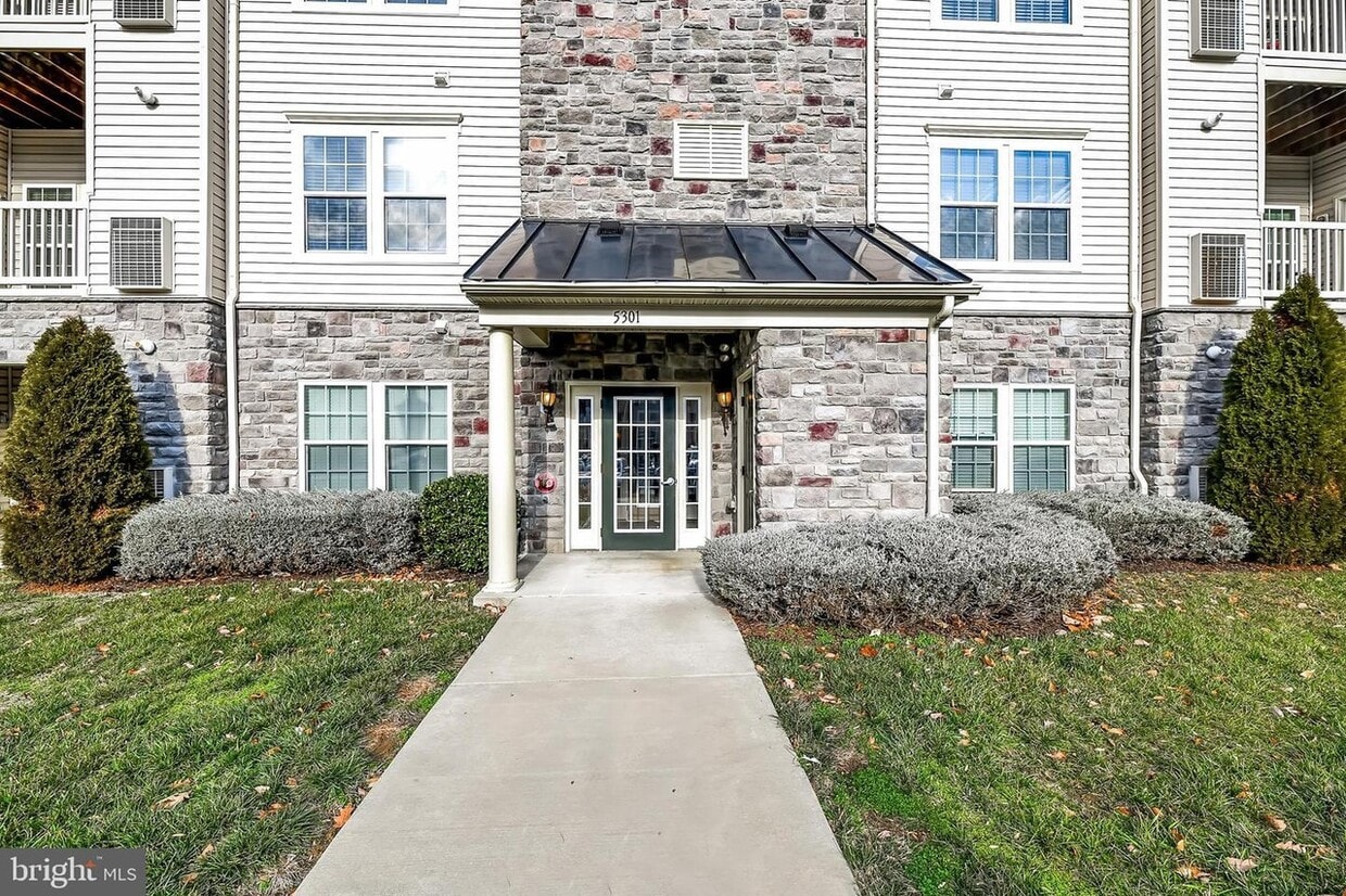 Primary Photo - 5301 Wyndholme Cir