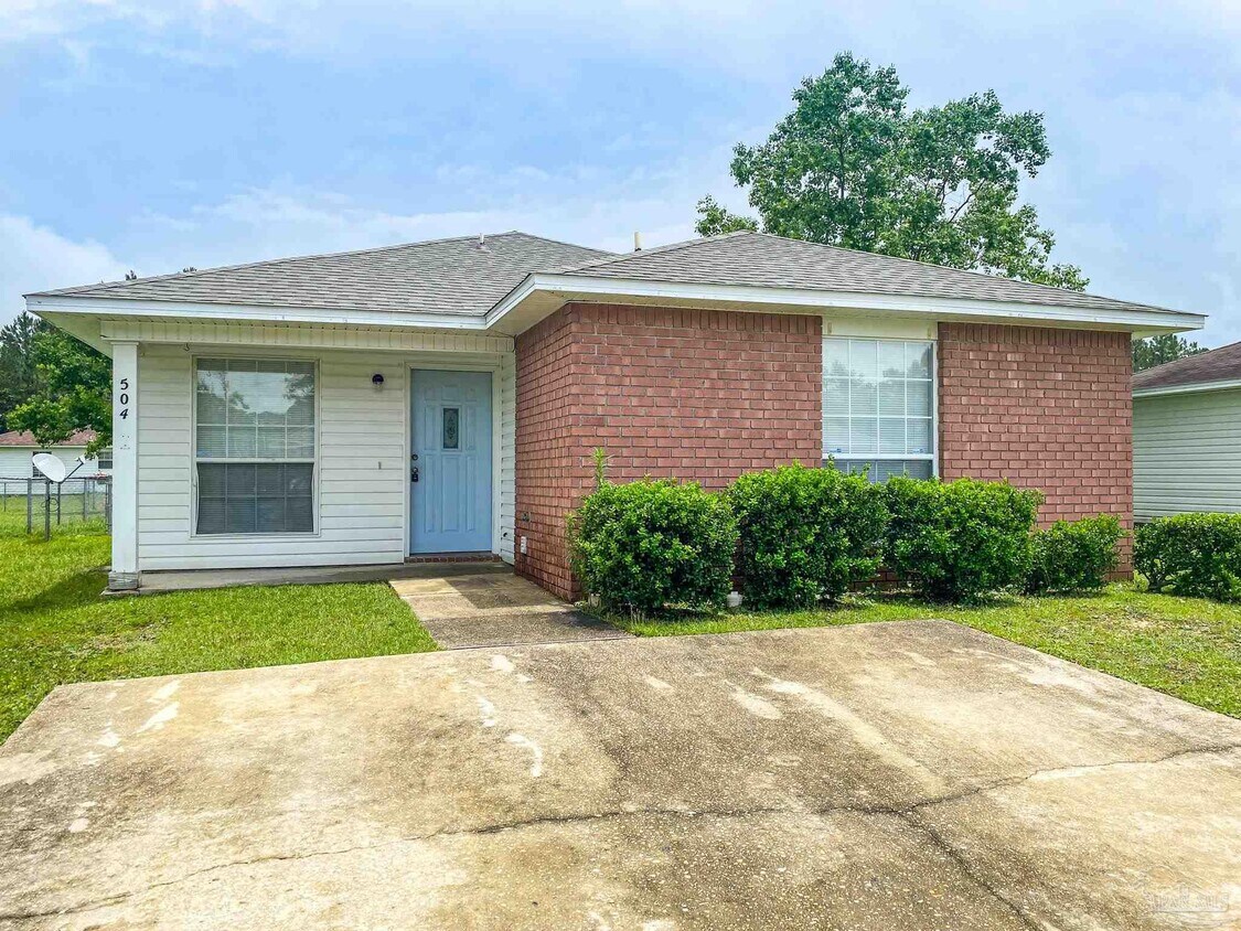 Primary Photo - 504 Wood Crest Way