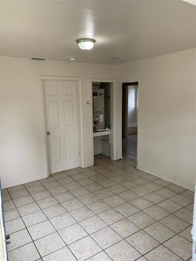 Building Photo - 311 E Magnolia Street - 1