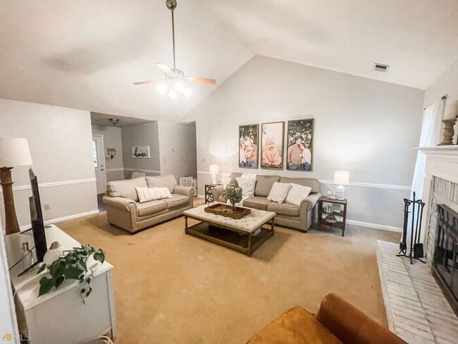 Foto del edificio - Fantastic 3bd/2ba home! Coming soon!