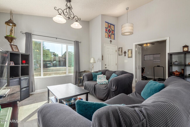 Foto del edificio - 5210 E Elmwood Cir