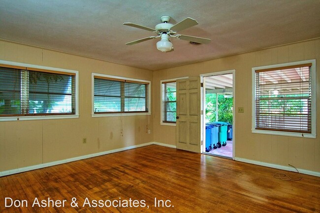 Foto del edificio - 3 br, 2 bath House - 2126 Woodcrest Dr.