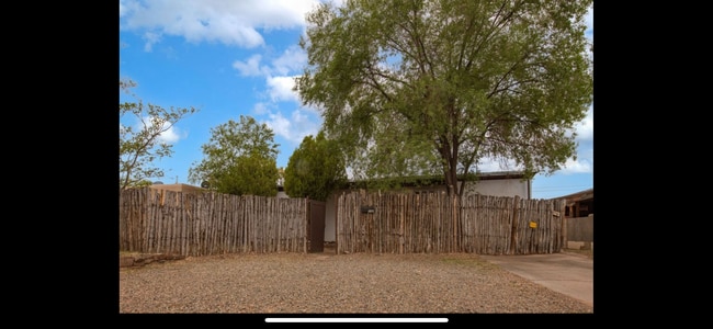 Off street parking - 918 Osage Ave