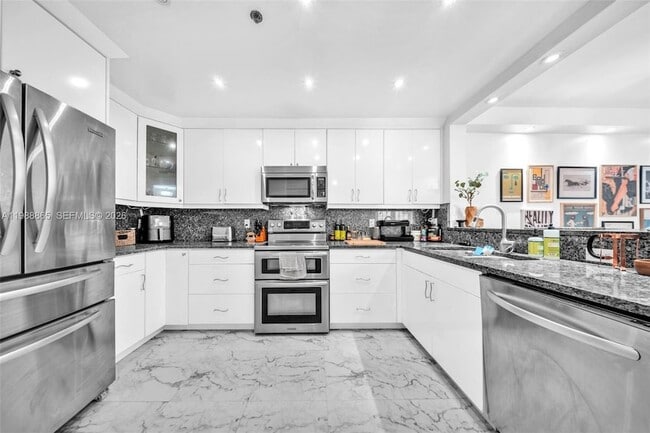 Photo - 1400 Salzedo St Apartment