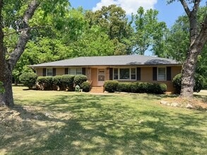 Building Photo - 510 Willowbrook Rd