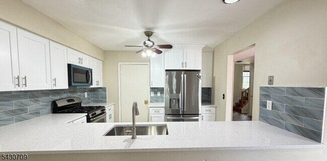 Building Photo - 40 Whitby Cir