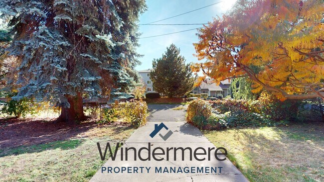 Building Photo - 203 Hope St