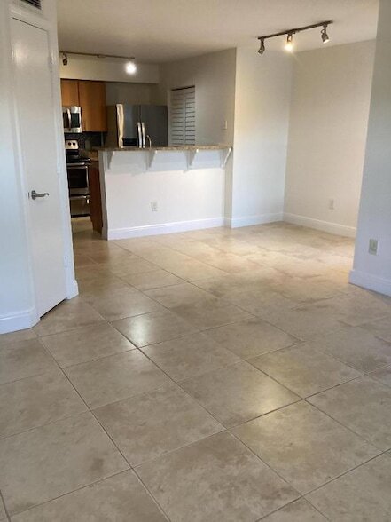 Foto del edificio - 1215 Crystal Way