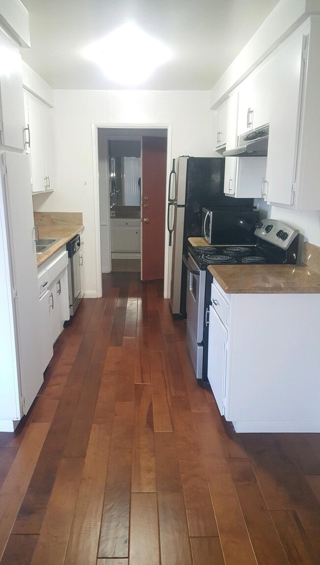 Building Photo - 238 S Lafayette Park Pl