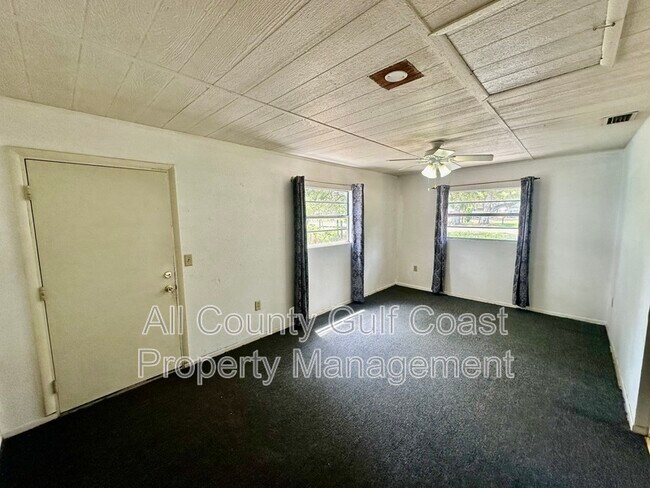 Building Photo - 4411 26th Ave E