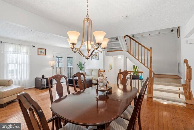 Foto del edificio - 8016 Brightlight Pl