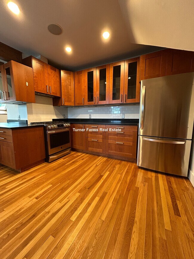 Foto del edificio - 185 Davis Ave