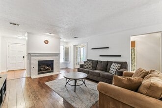 Building Photo - 19 Normandy Ct