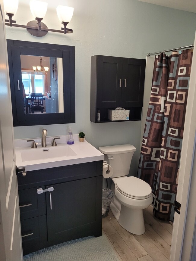 Building Photo - 1575 Kuhle Dr