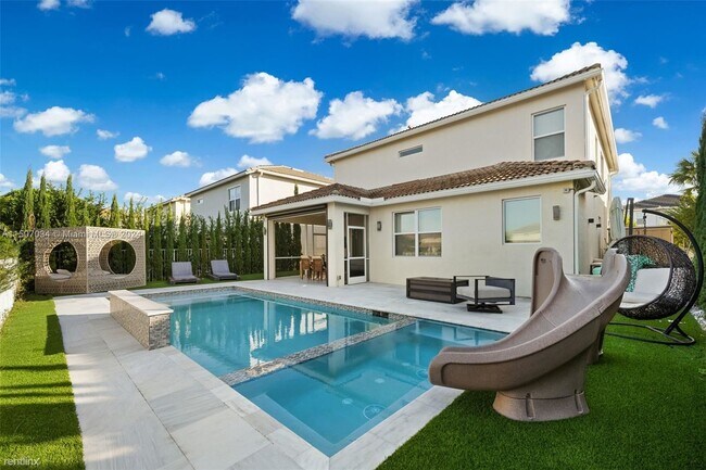Foto del edificio - 5 br, 3 bath House - 1512 Bursera Ter