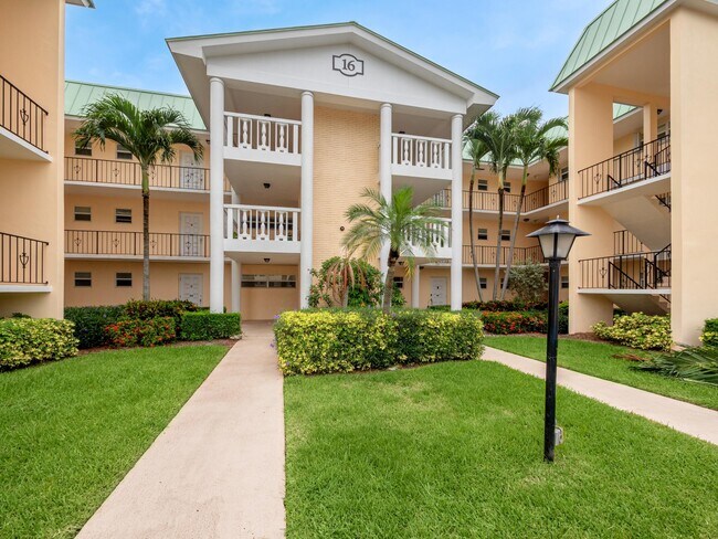 Building Photo - 16 Colonial Club Dr