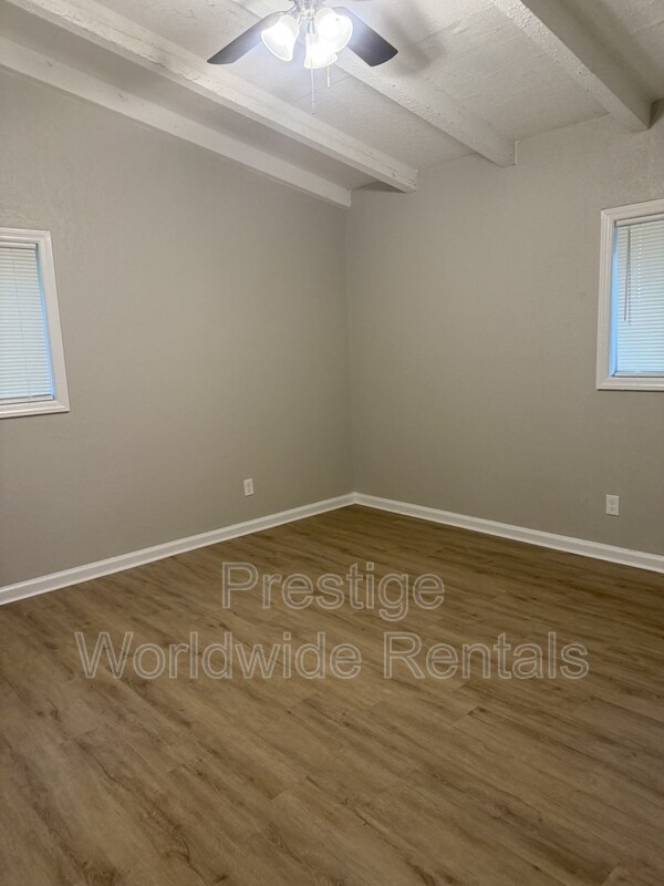 Foto del edificio - 4549 Sims St