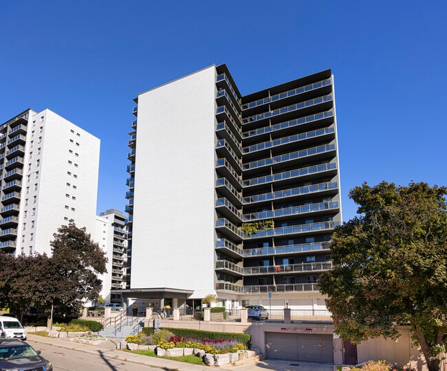 Building Photo - 151 Hughson St S